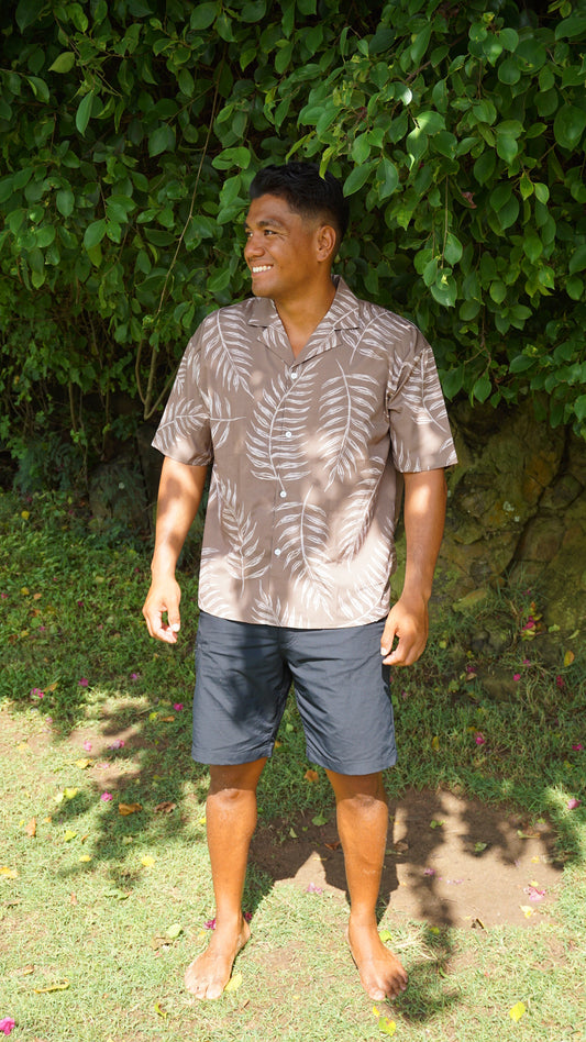 Men’s / Unisex Aloha Shirt - Shadow Fern in Coco