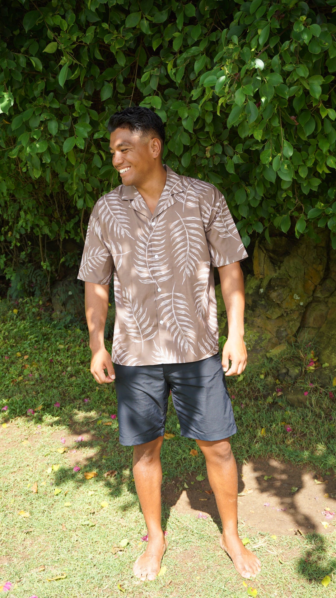 Men’s / Unisex Aloha Shirt - Shadow Fern in Coco